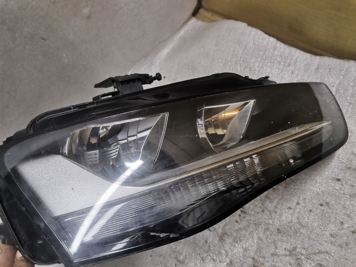 AUDI A4 MK4 B8 RIGHT HEADLAMP HALOGEN 8K0941004AC 2012-16 au119