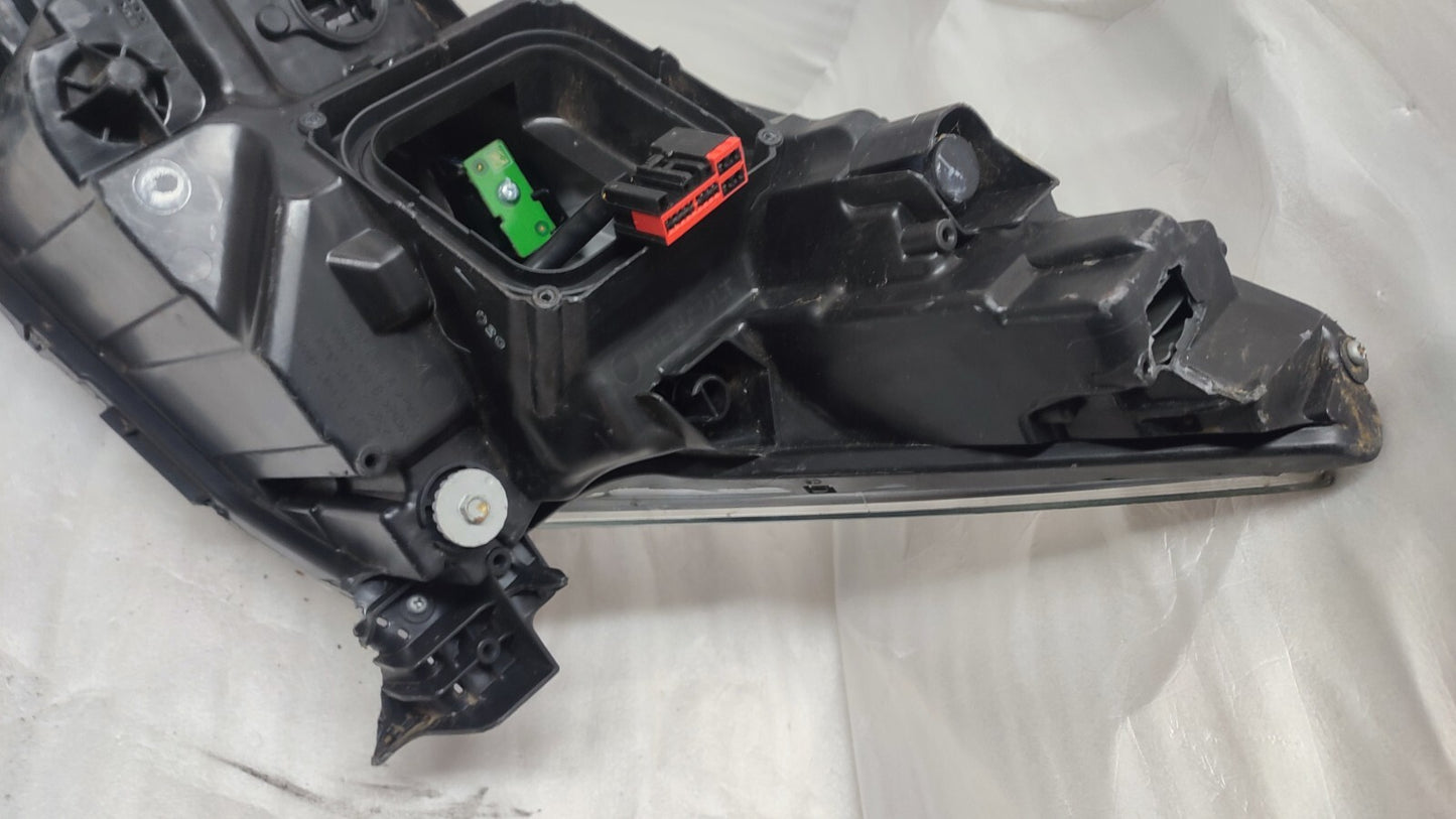 RENAULT ZOE 2020-2023 GENUINE RIGHT DRIVER SIDE HEADLIGHT 260103811R ren47