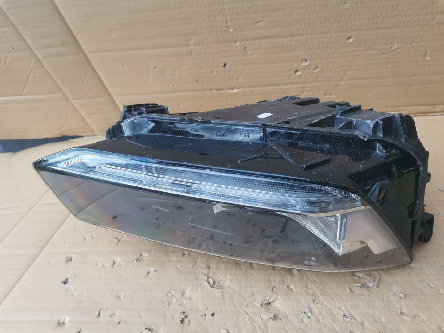 AUDI Q2 RIGHT HALOGEN HEADLIGHT 2017-2021 81A941004A au100