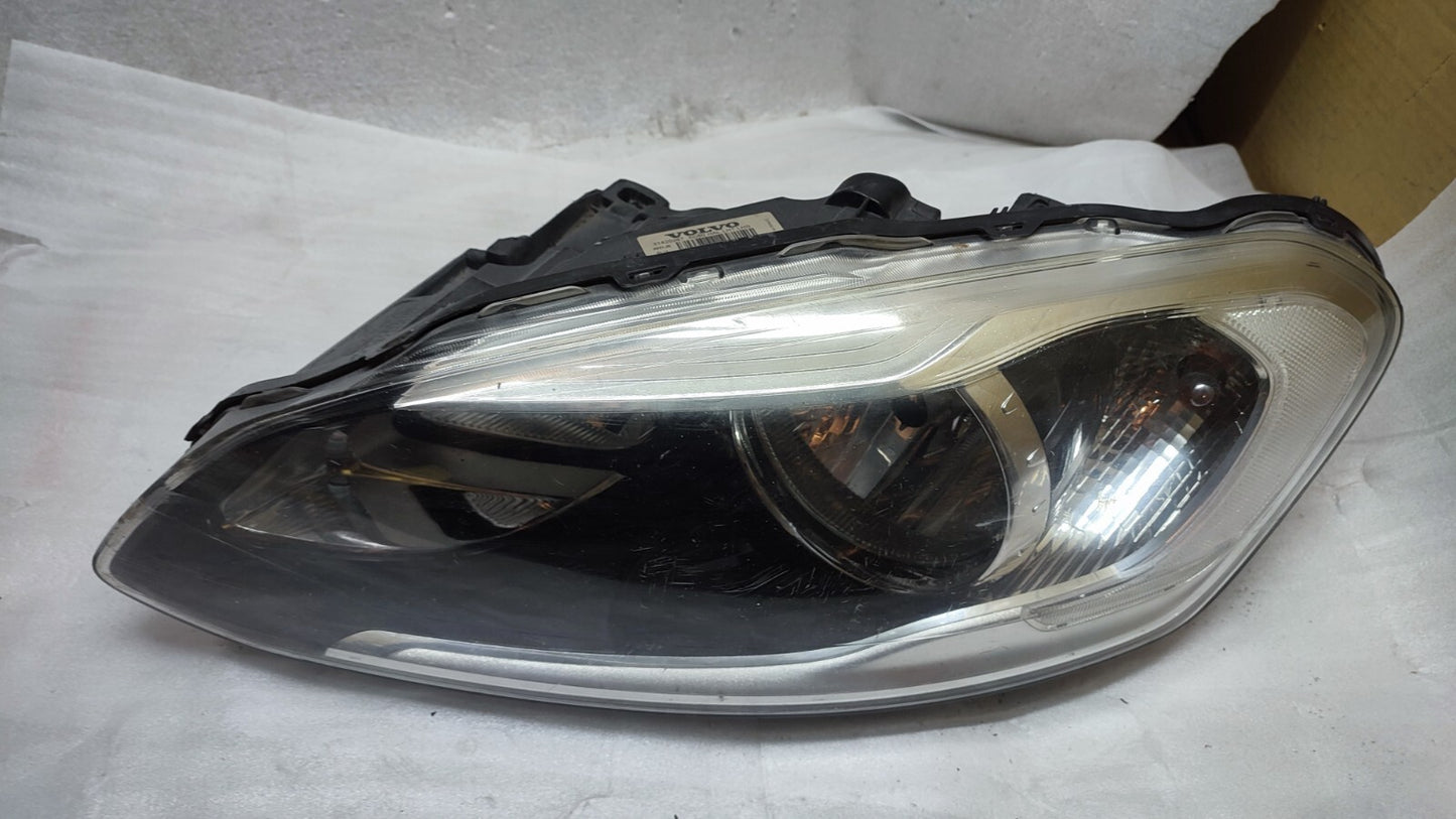 Volvo XC60 2015 Left headlight headlamp halogen 31420267 vo6063