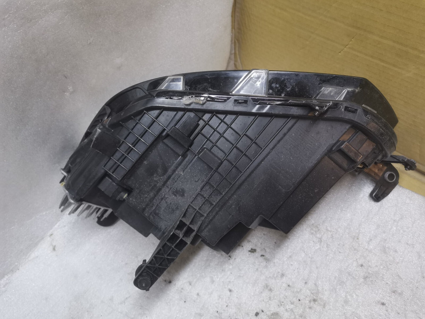VW Genuine T-Roc 2021 onwards D/S Right Headlight - 2GA941006G vwtr116