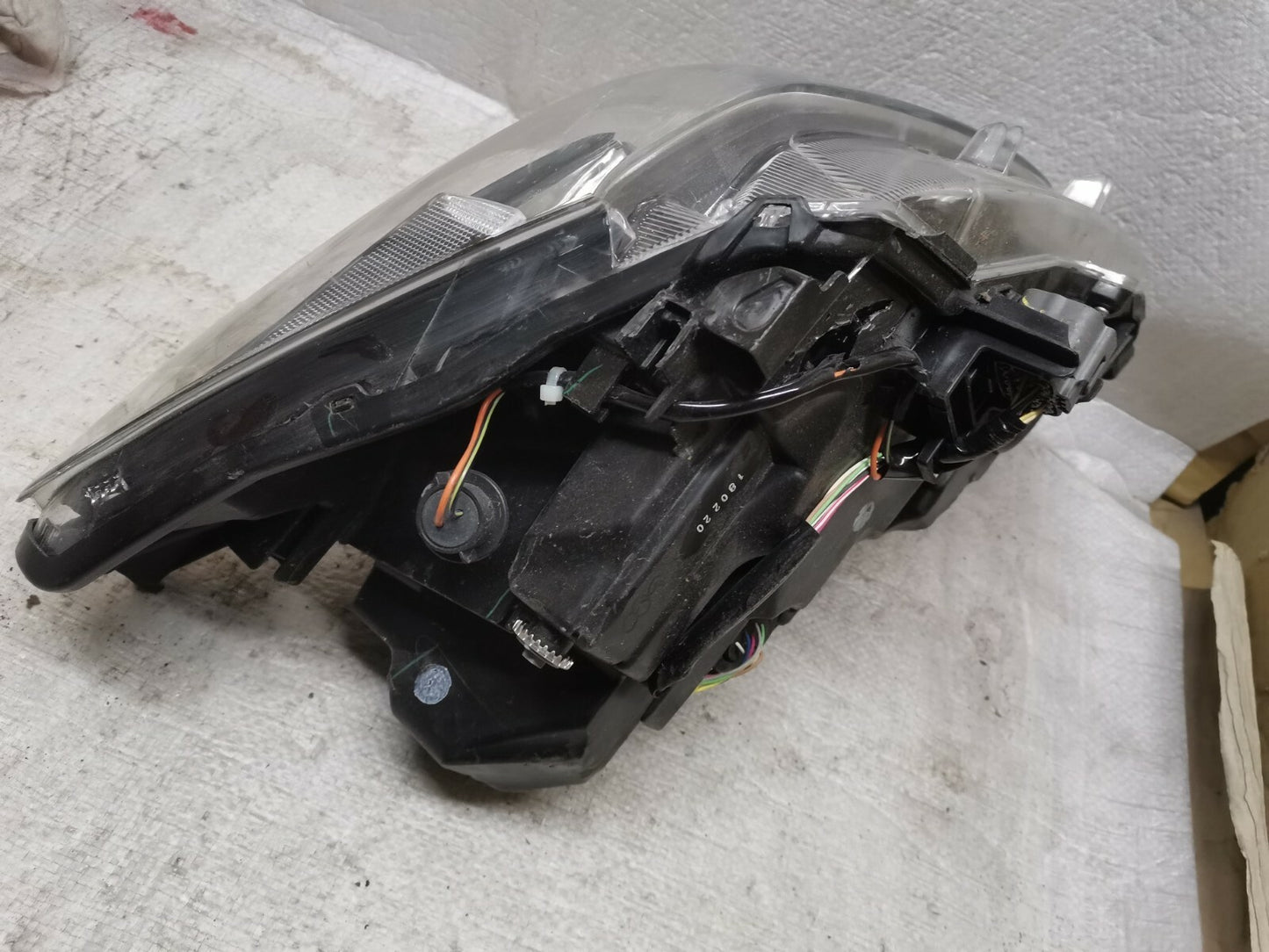 MAZDA 2 MK3 DJ 2019 - ON FRONT RIGHT DRIVER SIDE HEADLIGHT D43N-51030 ma22