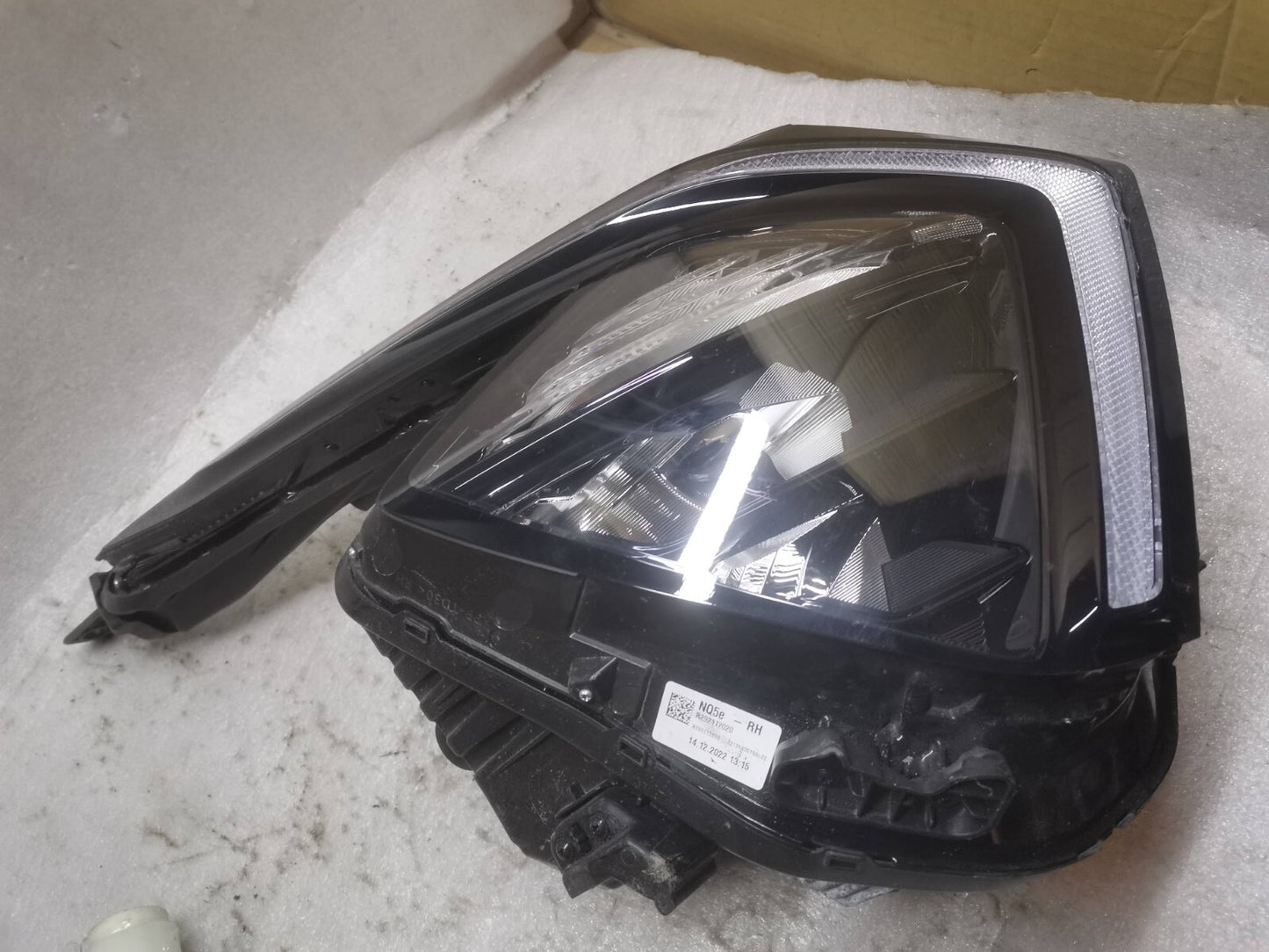 KIA SPORTAGE LED Right Offside Headlight Headlamp R292112020 kisp10