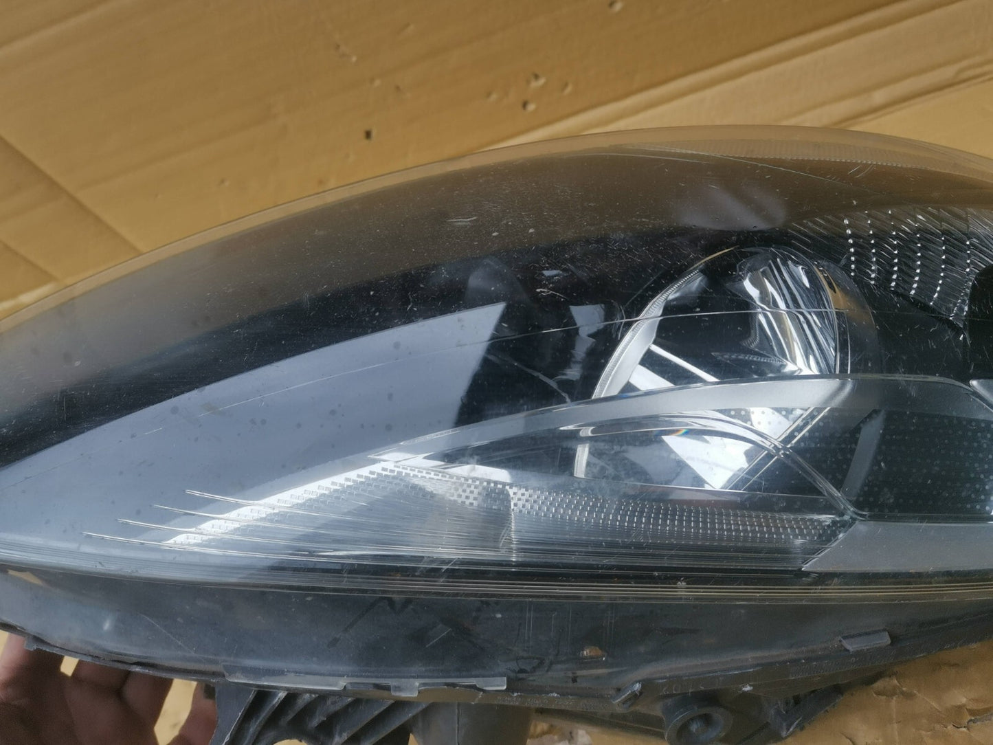 Volvo V40 Right Driver Side Halogen Headlight 2015 VO4034