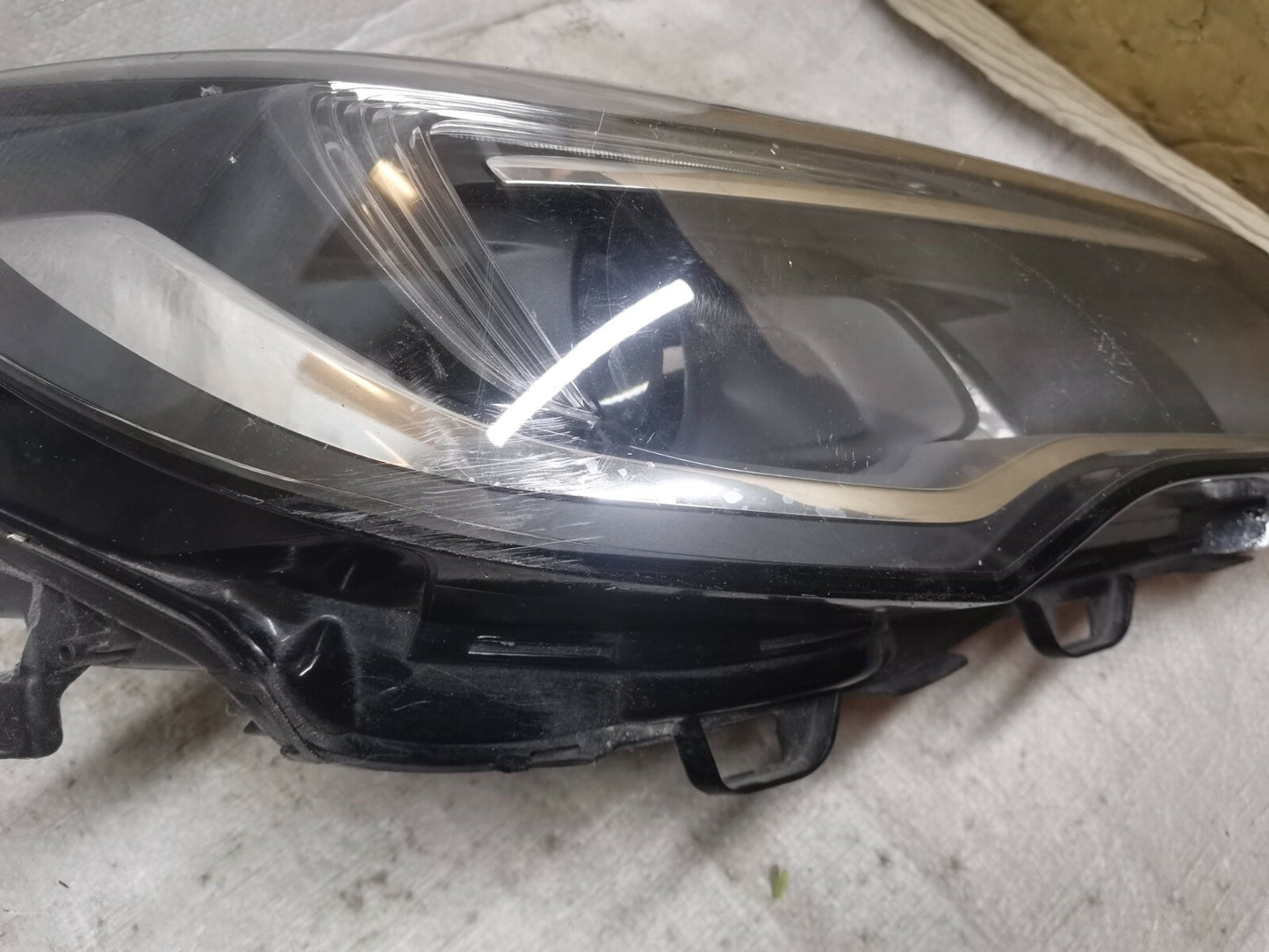 VAUXHALL ASTRA K 39111146 FRONT HEADLIGHT RIGHT SIDE RHD OSF vak1