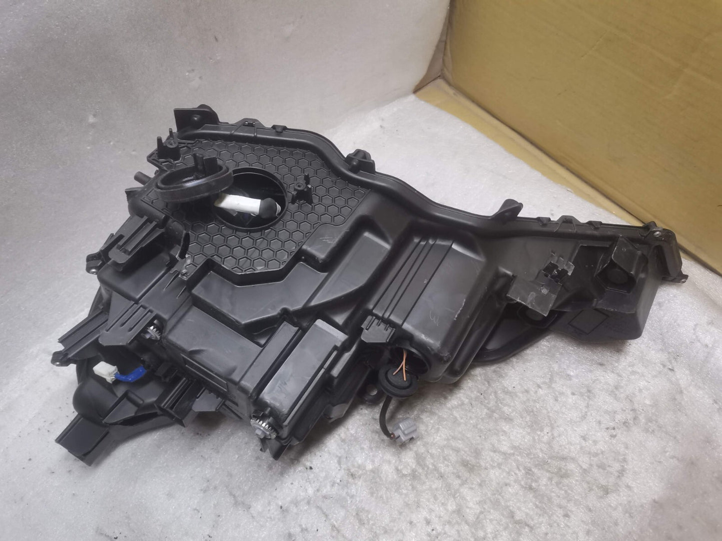 LEXUS UX SPORT HEADLIGHT LED HEADLIGHT 89908-76010 RIGHT SIDE 2018-2023 le14