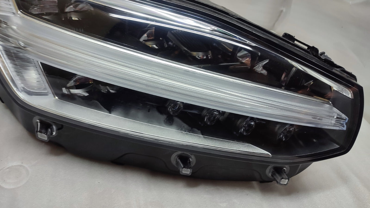 Volvo XC90 MID RHD RH headlight part number 32342489 vo9077