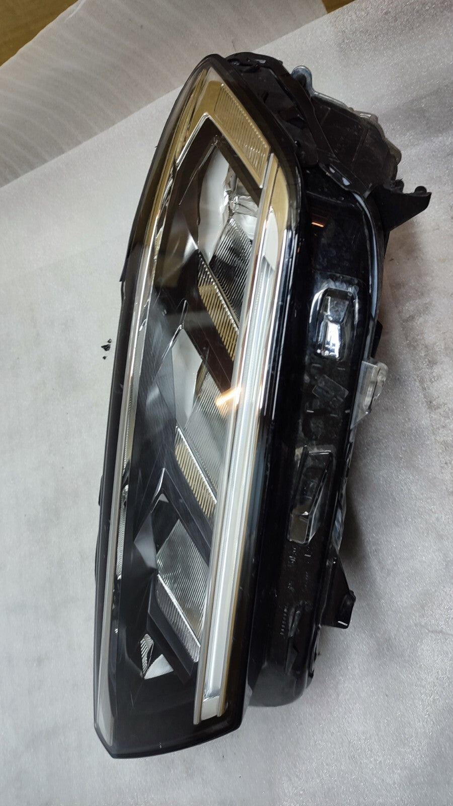 VW T-ROC PASSENGER LED HEADLIGHT NEARSIDE N/S 2GA941005G vwtr146