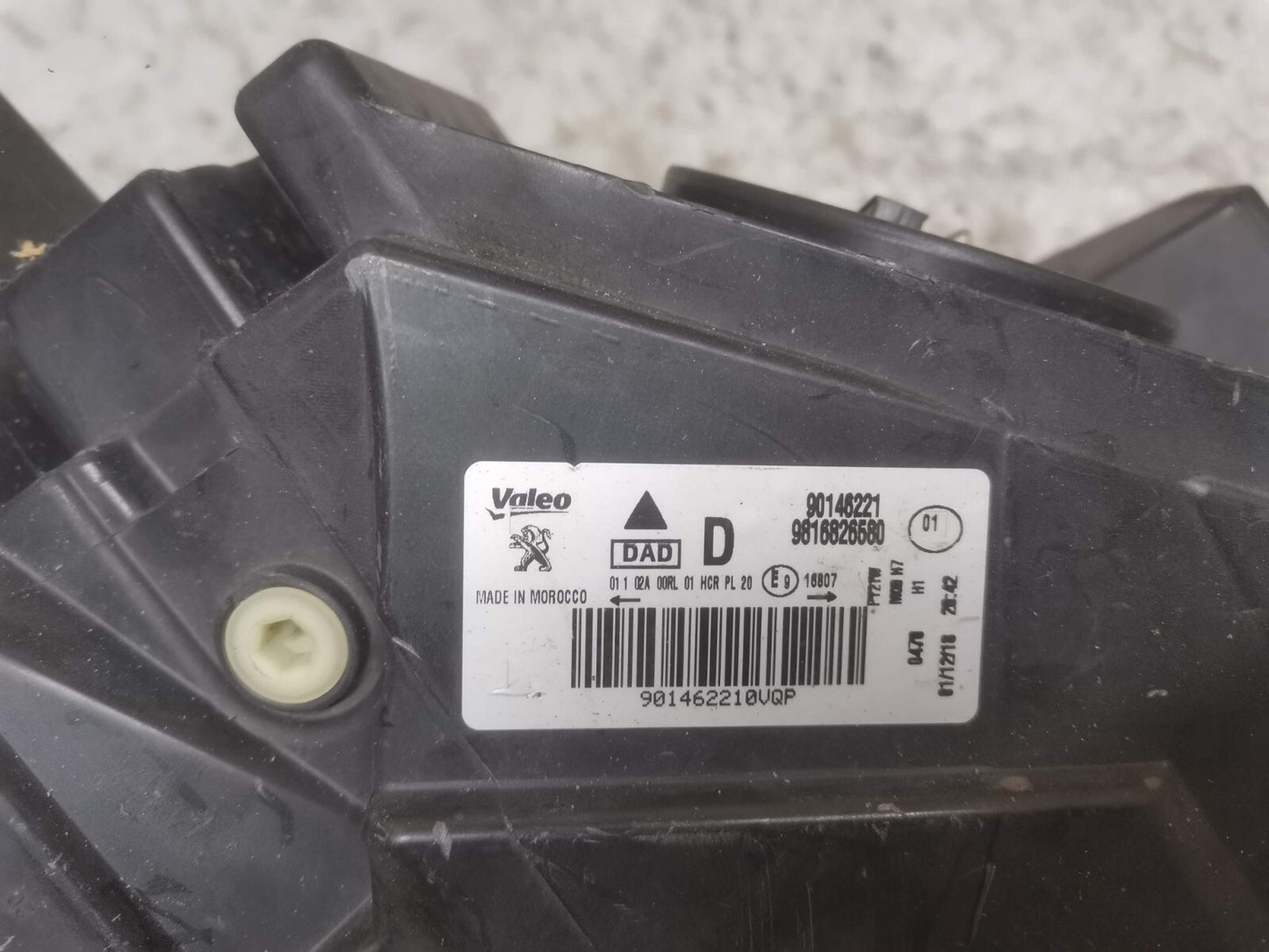 Peugeot Rifter 2019+ Headlight Headlamp RIGHT SIDE 9816826580 PSA53