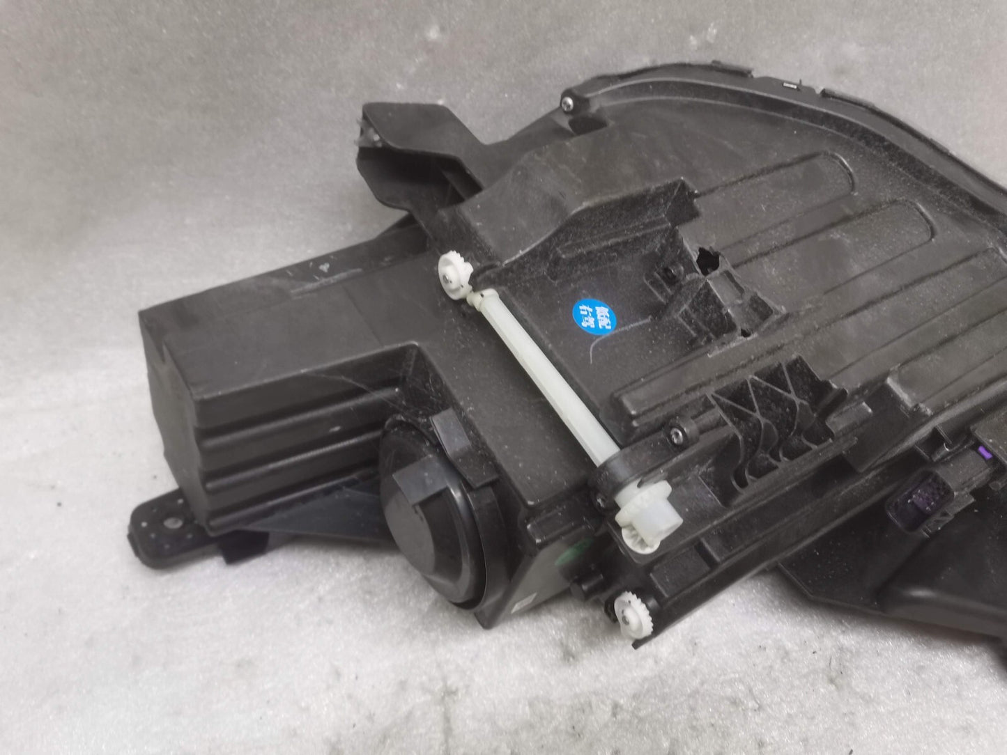 MG HS EXCITE 2020 FACELIFT FRONT RIGHT DRIVER SIDE HALOGEN LED DRL HEADLIGHT OEM