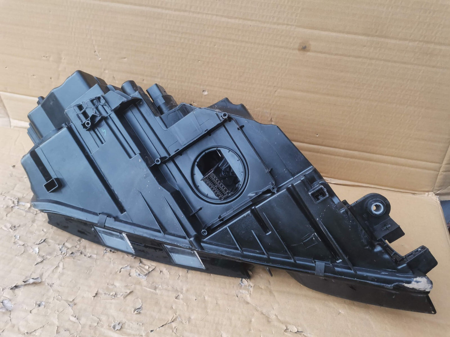 SKODA OCTAVIA MK3 FACELIFT NS PASSENGER SIDE HEADLIGHT LED XENON 5E2941015D sk65