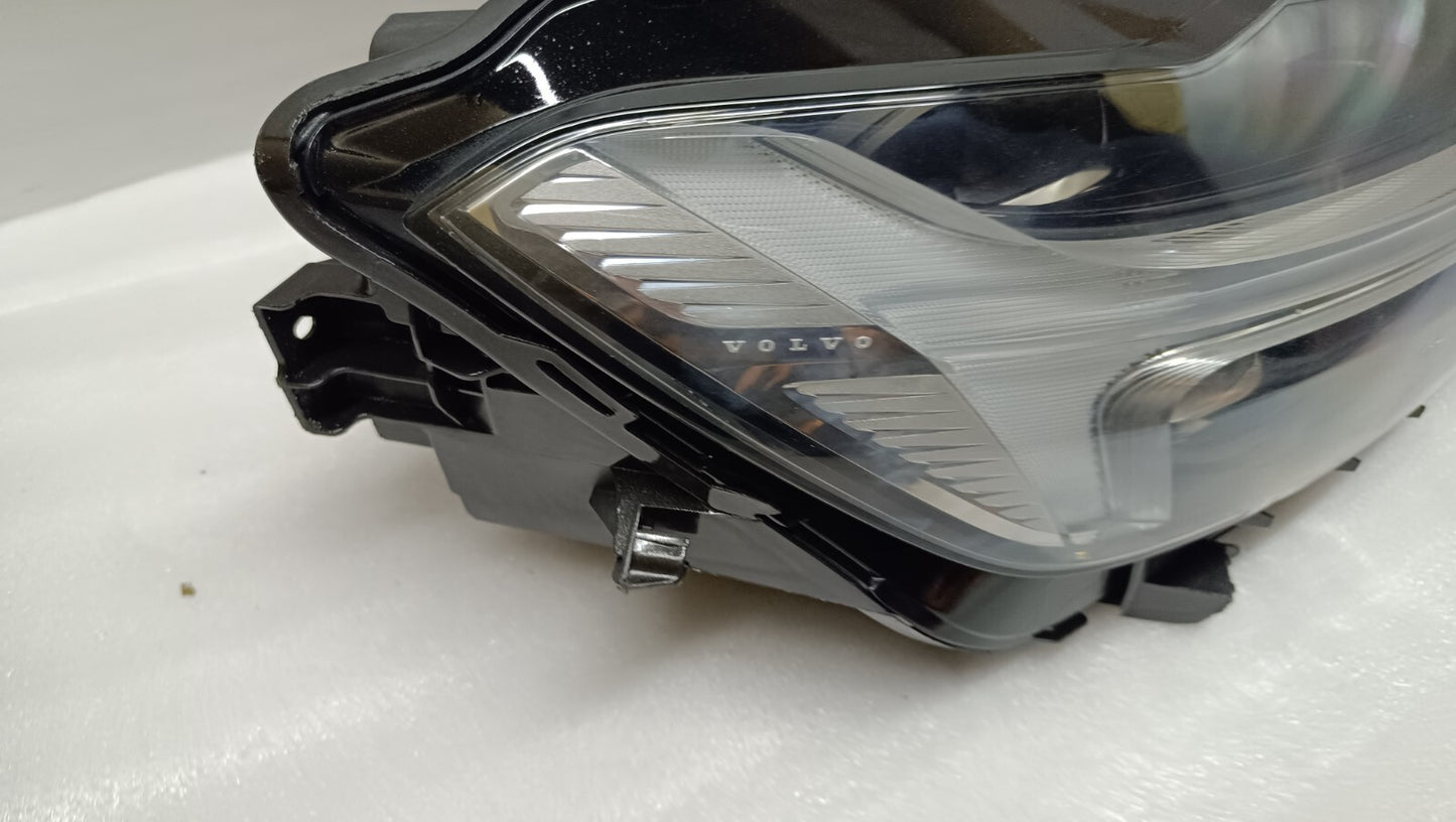 Volvo XC60 Led Right Side Headlight HEADLAMP 32342511 spares vo91