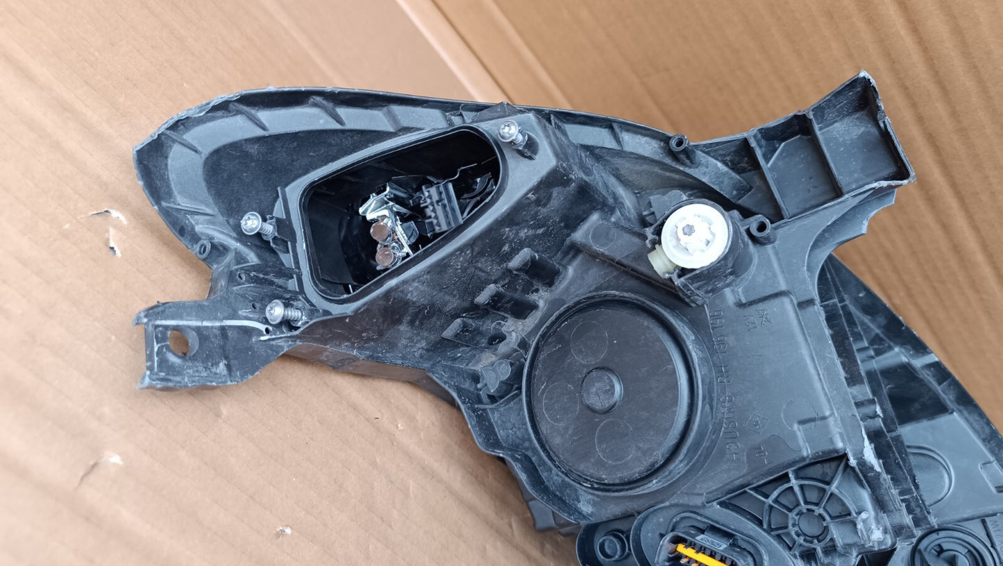 RENAULT KADJAR HEADLIGHT HEADLAMP RIGHT O/S/F 260106036R ren57