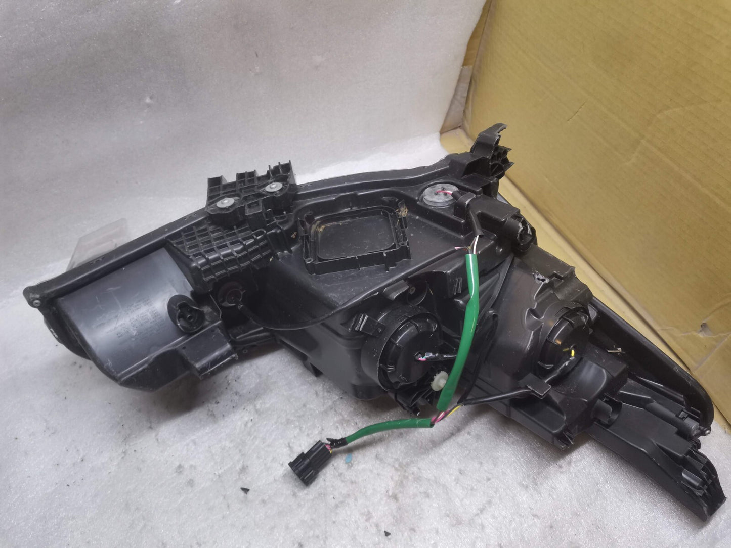 NISSAN LEAF 2020 2021 PASSENGER SIDE HEADLIGHT 260605SJ0A nilf13