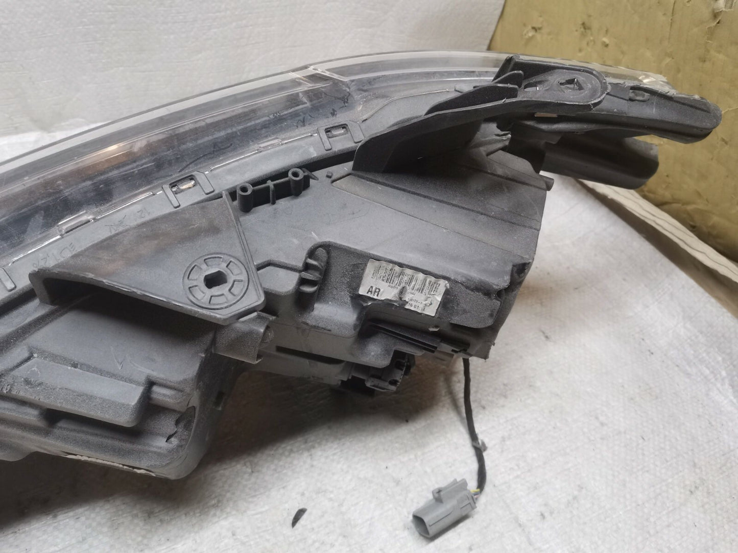 MITSUBISHI OUTLANDER Xenon LED HEADLIGHT Right Side OSF ECM92122E20 2018 miou1