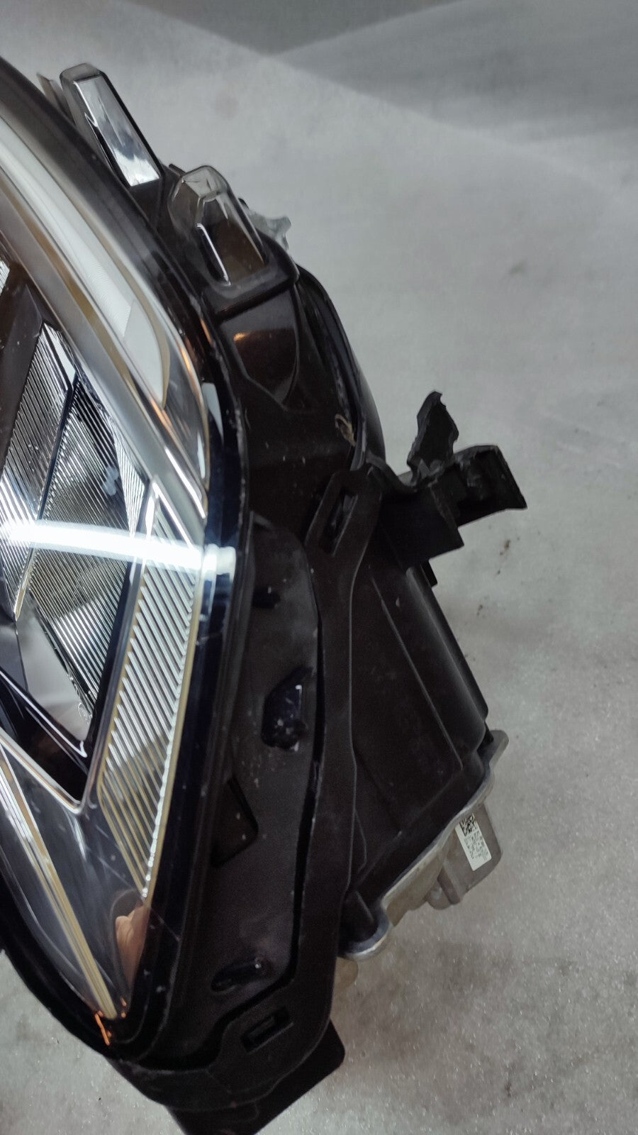 VW Genuine T-Roc 2021 onwards D/S Right Headlight - 2GA941006G vwtr145