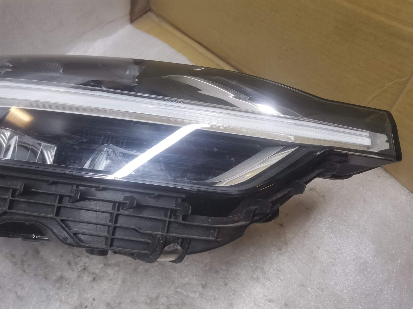 Volvo XC60 Full LED Headlight Headlamp 31655235 Right 2017-2022 vo9040