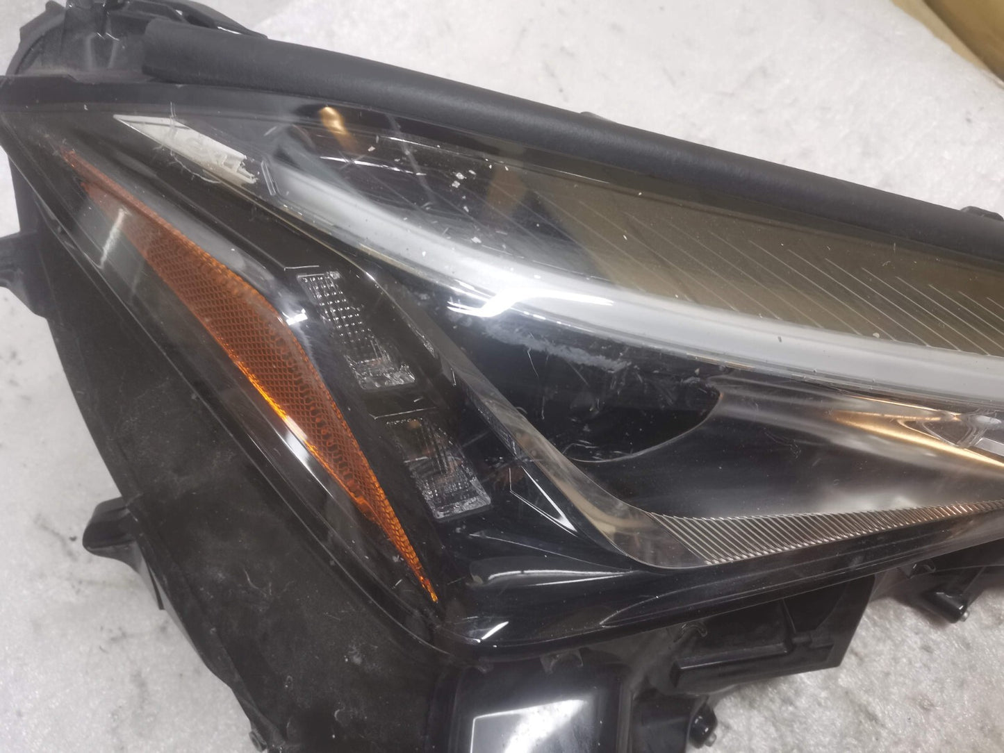 LEXUS UX SPORT HEADLIGHT LED HEADLIGHT 89908-76010 RIGHT SIDE 2018-2023 le14