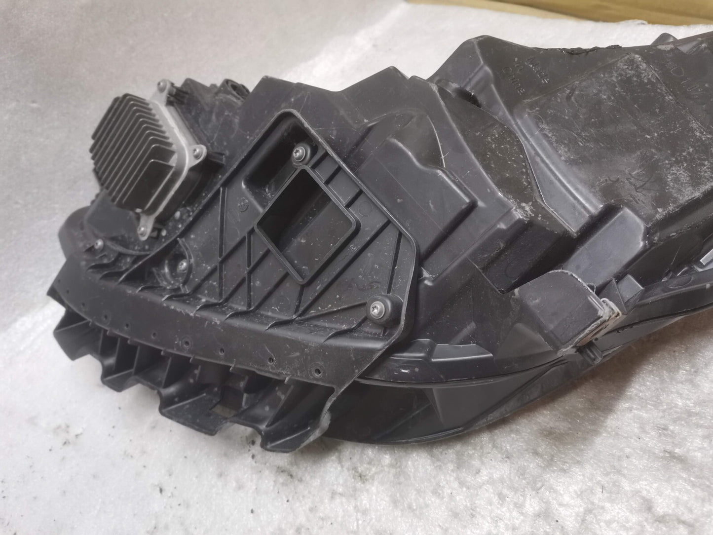 TESLA MODEL 3 2021 ONWARDS RIGHT HEADLIGHT 1514953-00-D te2