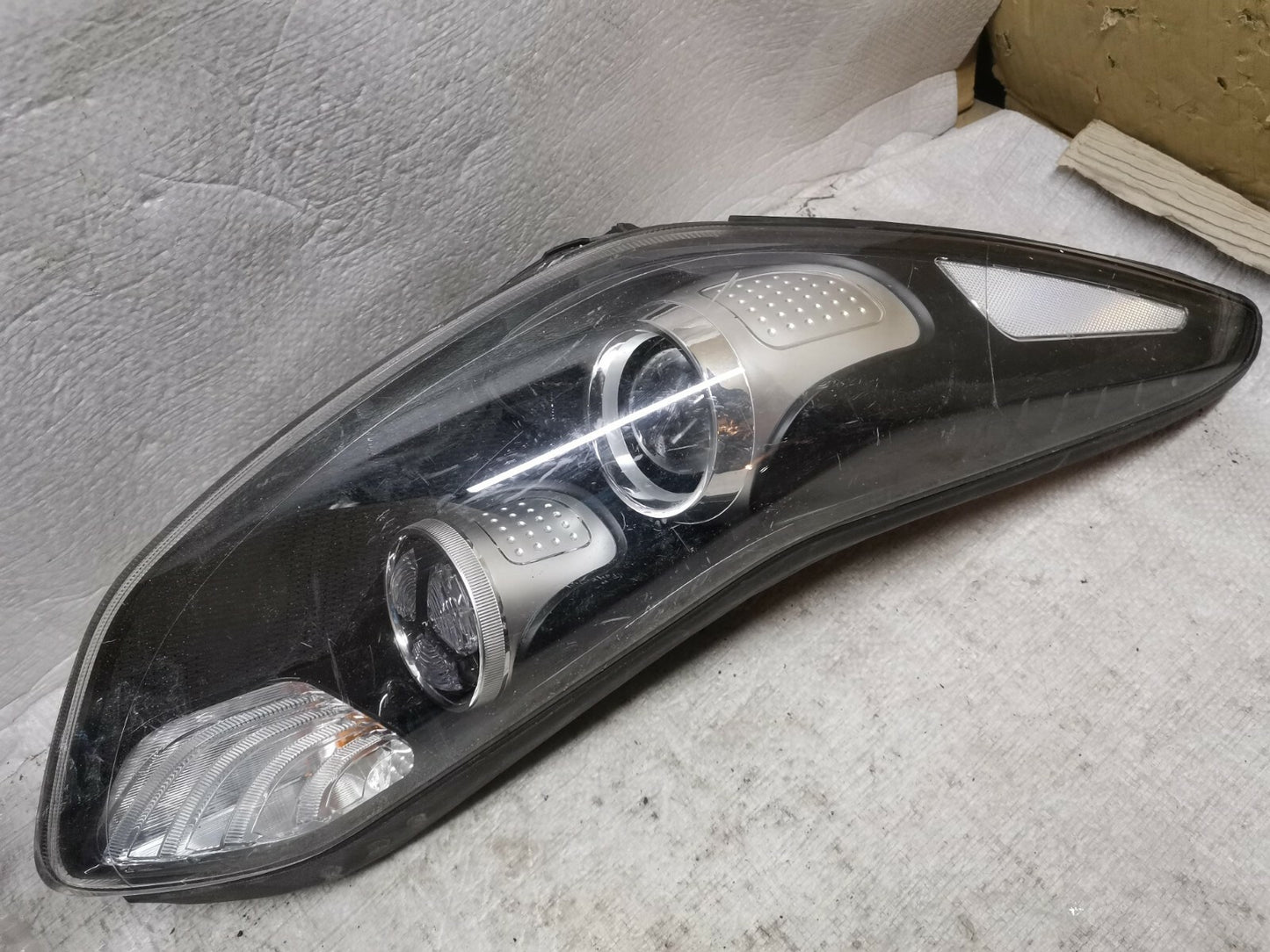 Kia Sportage 16-21 O/S Drivers Halogen Headlight Lamp 92102-F1040 kisp2