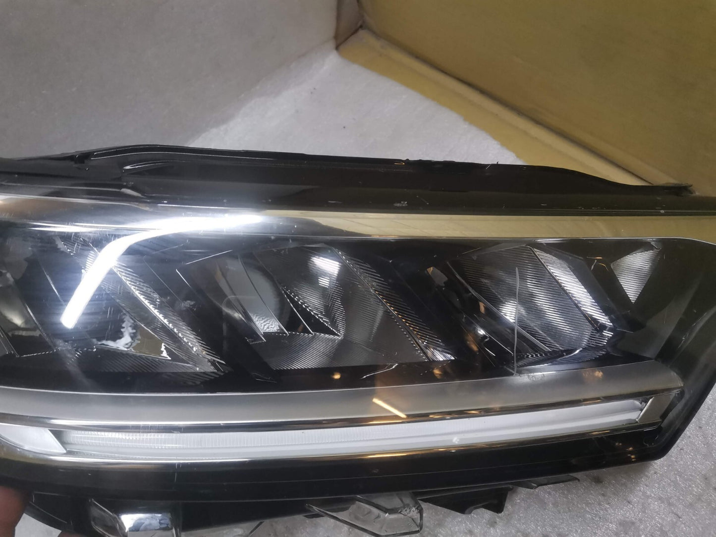 VW Genuine T-Roc 2021 onwards D/S Right Headlight - 2GA941006G vwtr116