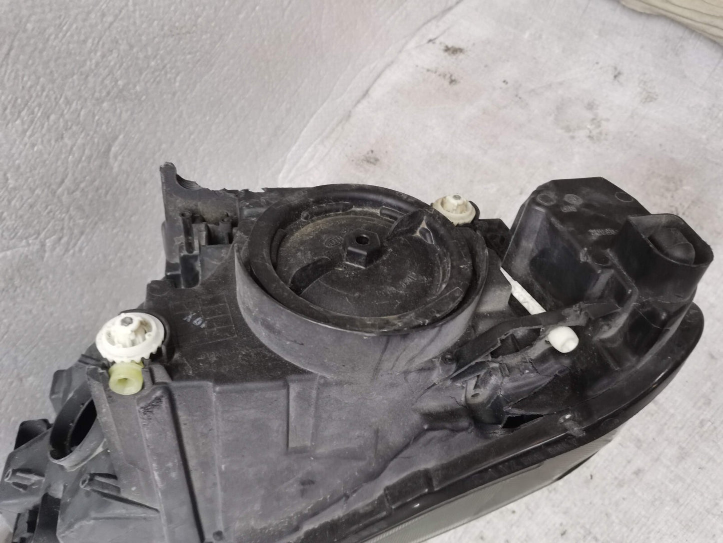 SKODA SUPERB 15-18 PASSENGERSIDE LED XENON HEADLIGHT 3V2941015A sksp33