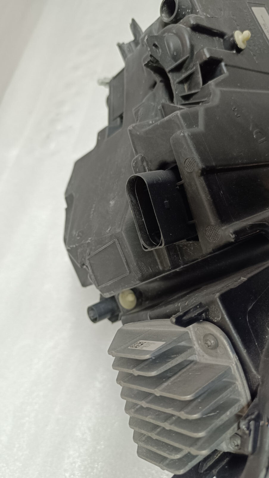 VOLVO XC40 2019 FRONT RIGHT DRIVER HEADLIGHT 32133576 OSF