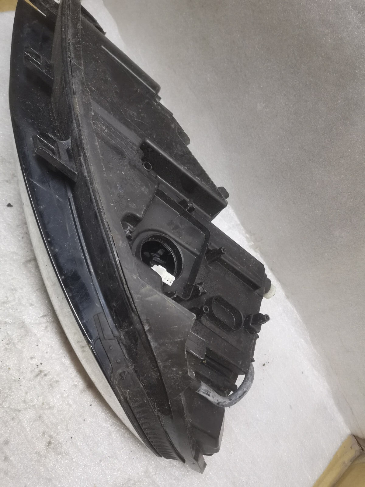 AUDI A6 GENUINE RIGHT DRIVERS HEADLIGHT XENON 4G0941006D AU125