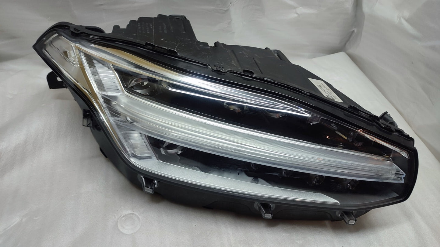 Volvo XC90 MID RHD RH headlight part number 32342489 vo9077