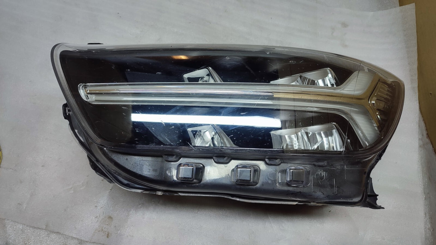 VOLVO XC40 2017 TO 2021 LED PASSENGERSIDE HEADLIGHT 31655992 vo4062