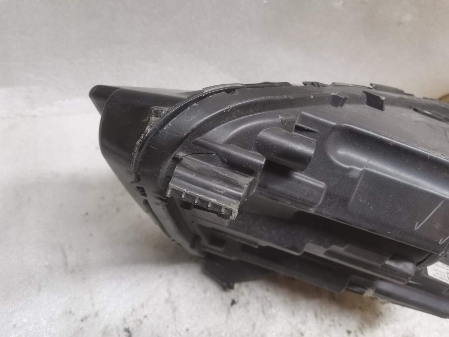 FORD ECOSPORT O/S Drivers Right Headlight GN15-13W029-ZA 2017-2023 fomo23