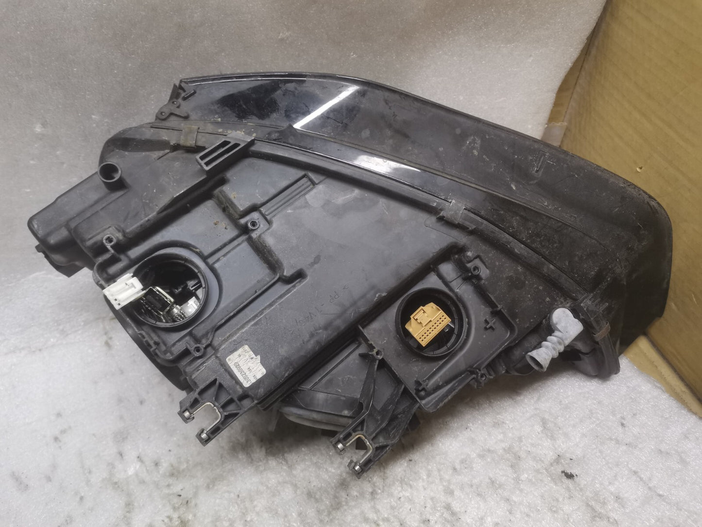 AUDI A4 B8.5 XENON HEADLIGHT FRONT RIGHT DRIVER SIDE 2012 8K0941006A