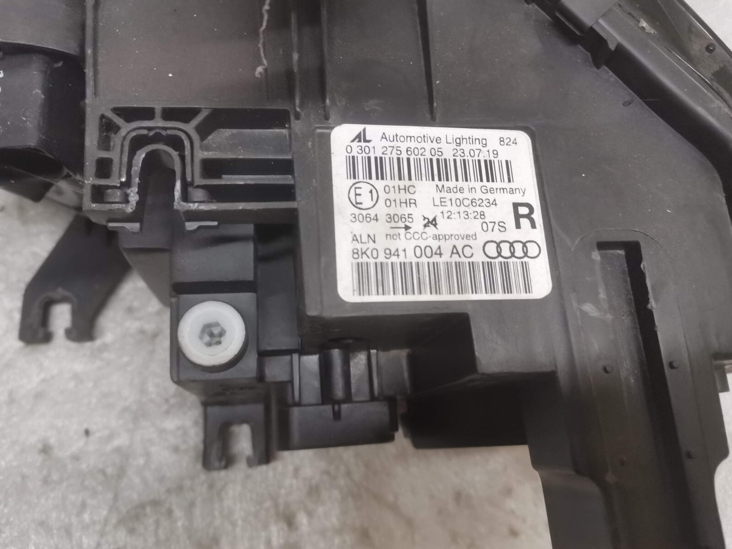 AUDI A4 MK4 B8 RIGHT HEADLAMP HALOGEN 8K0941004AC 2012-16 au119