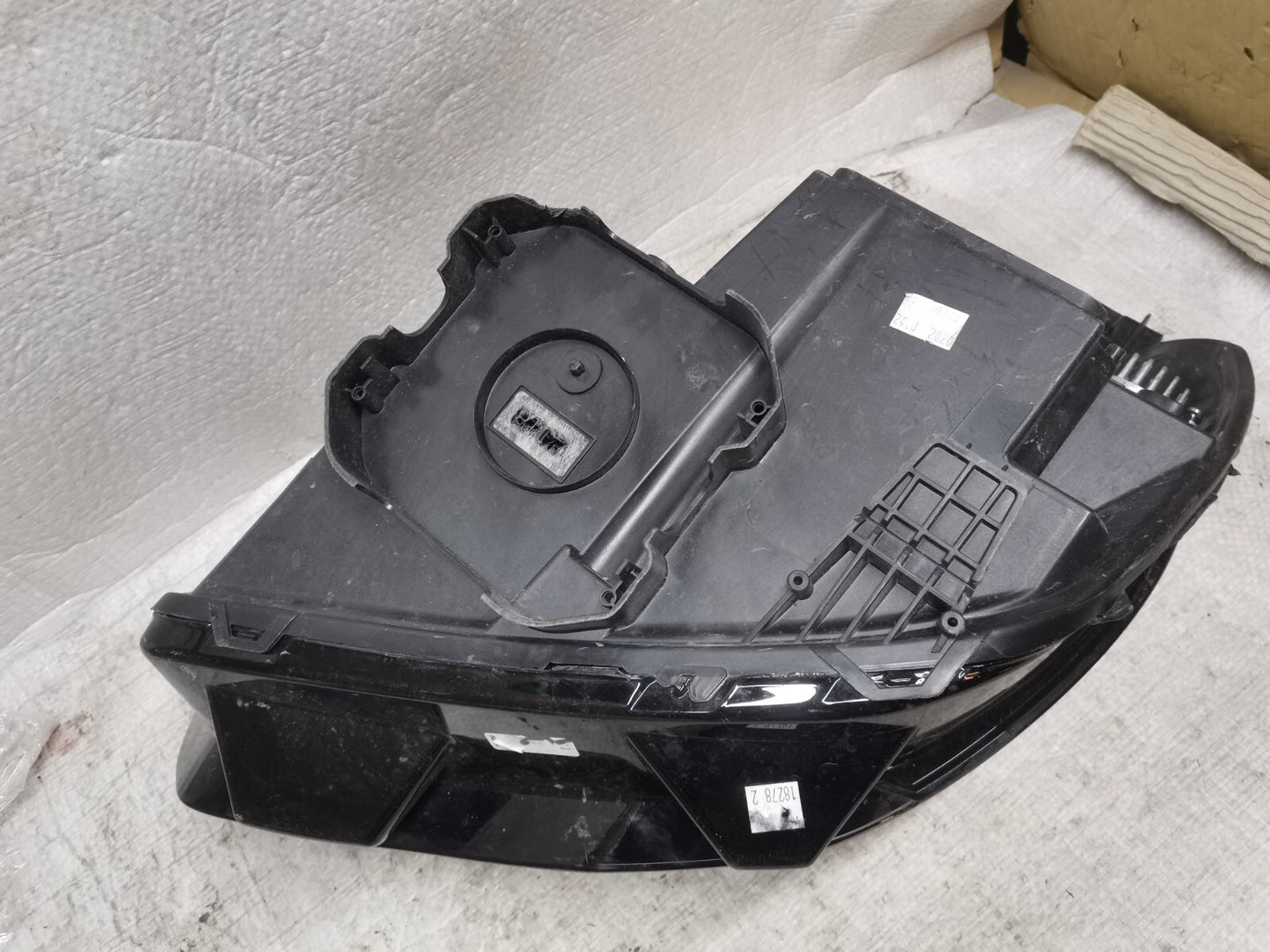 VAUXHALL GRANDLAND X LED DRIVER HEADLIGHT yp00162780 2016+ vagx26