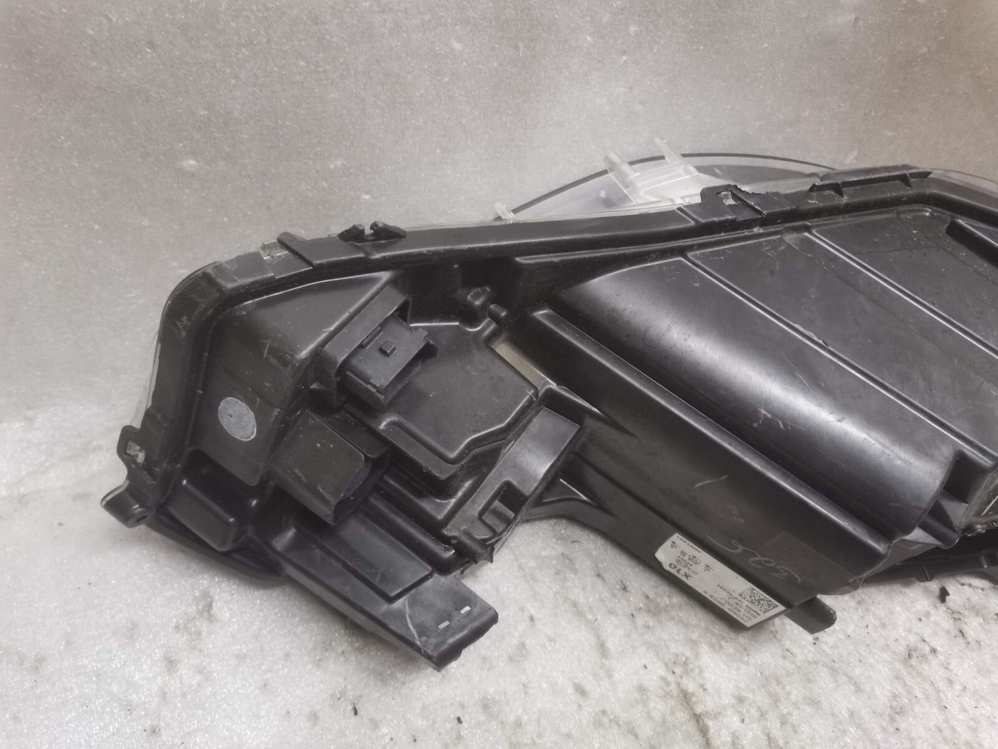RENAULT ZOE HEADLAMP (LEFT) 26060 9558r ren17