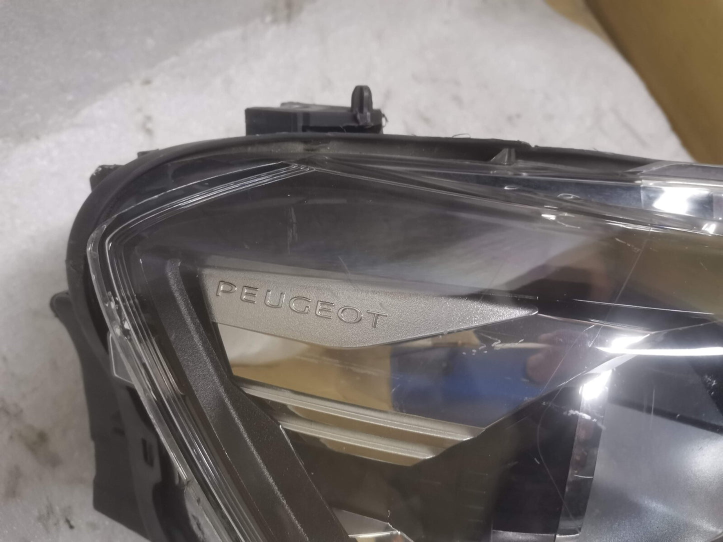 Peugeot Rifter 2019+ Headlight Headlamp RIGHT SIDE 9816826580 PSA53