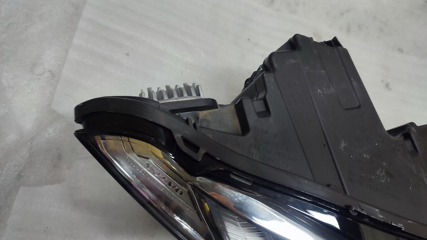 VOLVO XC90 DRIVERS HEADLIGHT GENUINE 2020 FULL LED 32404718 vo9057