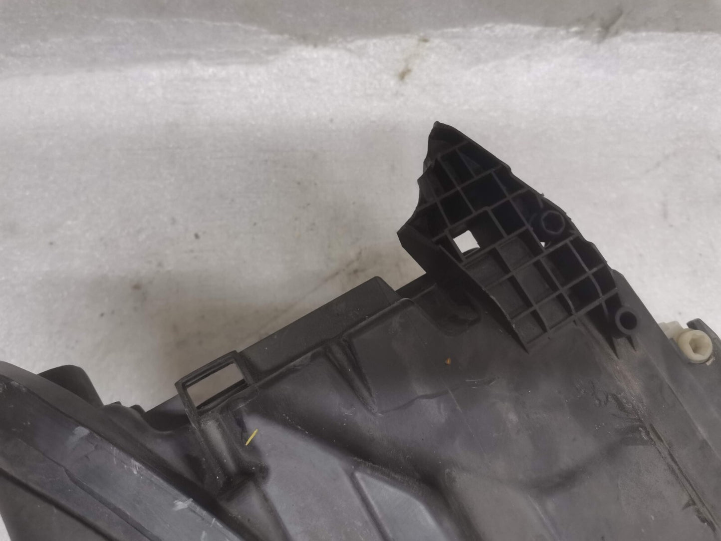 AUDI A6 GENUINE RIGHT DRIVERS HEADLIGHT XENON 4G0941006D AU125
