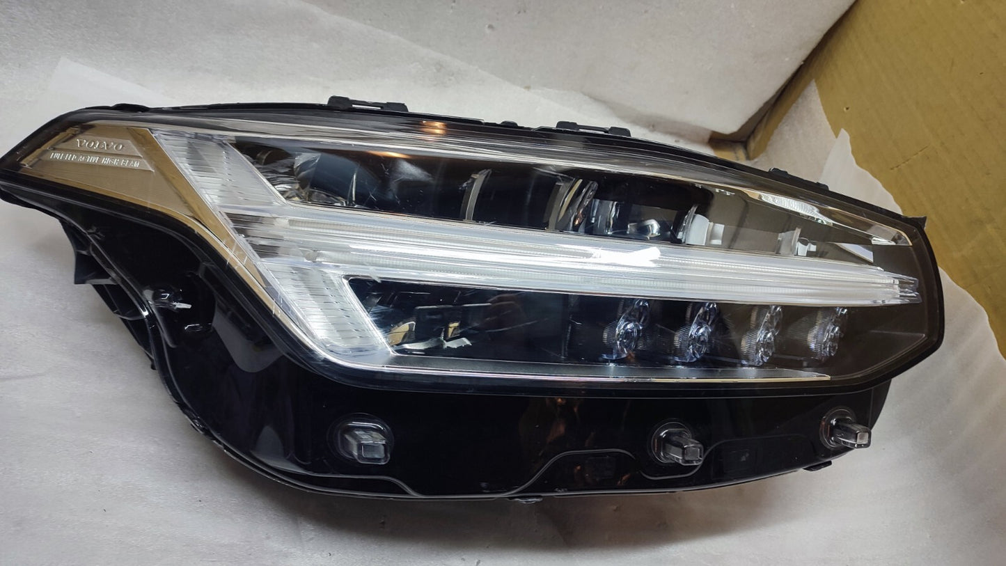 VOLVO XC90 DRIVERS HEADLIGHT GENUINE 2020 FULL LED 32404718 vo9057
