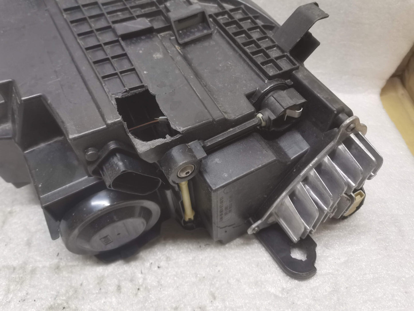 VW T-ROC PASSENGER LED HEADLIGHT NEARSIDE N/S 2GA941005G vwtr124