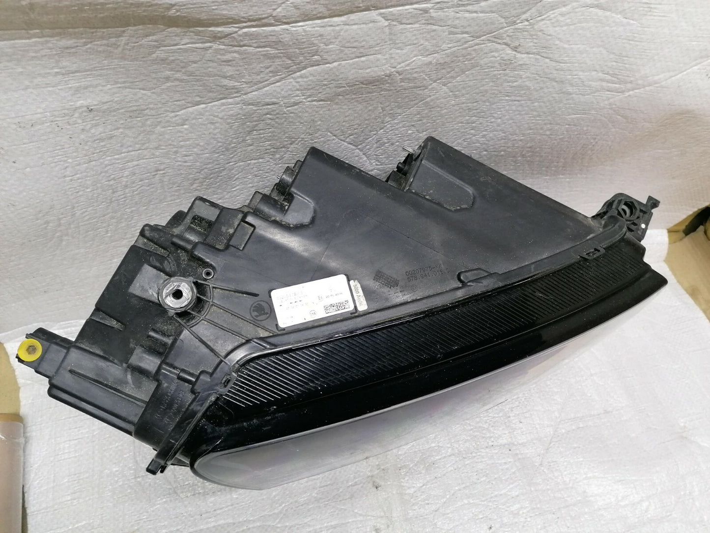 SKODA KAROQ RIGHT SIDE LED HEADLIGHT 57C941016B GENUINE SKKQ15
