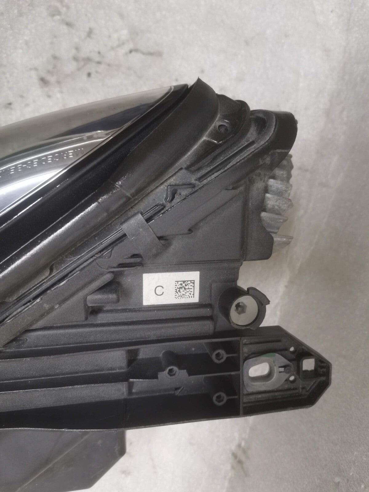 MERCEDES BENZ GLA FRONT RIGHT LED HEADLIGHT GENUINE 17-20 A1569067200 M51