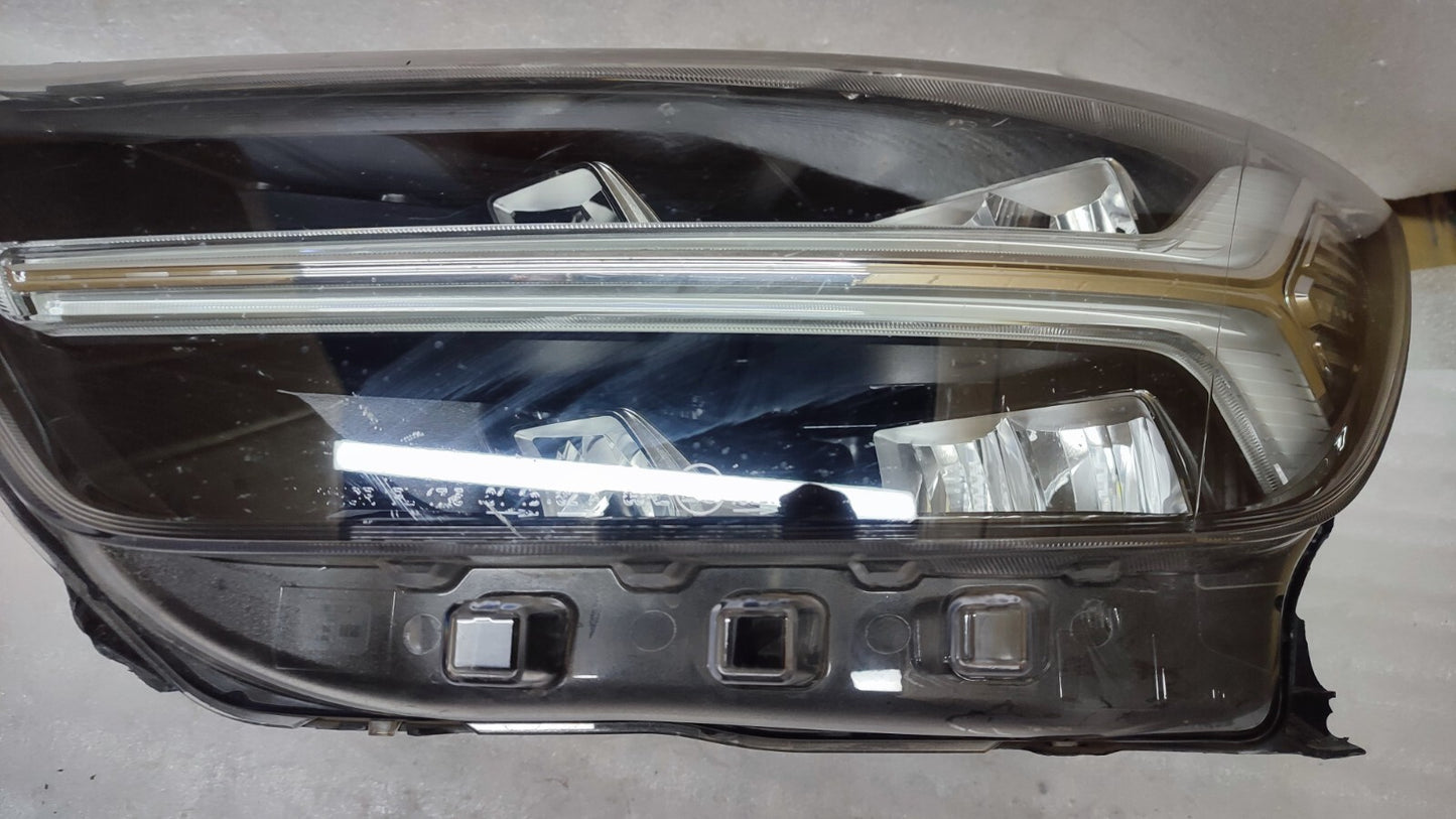 VOLVO XC40 2017 TO 2021 LED PASSENGERSIDE HEADLIGHT 31655992 vo4062