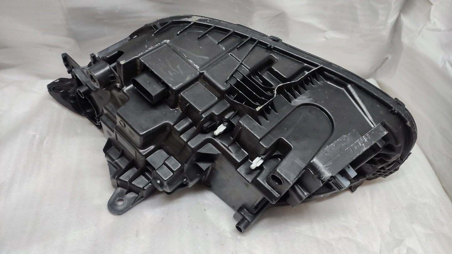 Volvo XC90 MID RHD RH headlight part number 32342489 vo9077