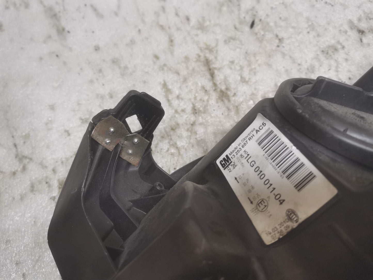 Vauxhall Astra J Driver Side (LH) Headlight Silver Insert 13253657 vxaj71