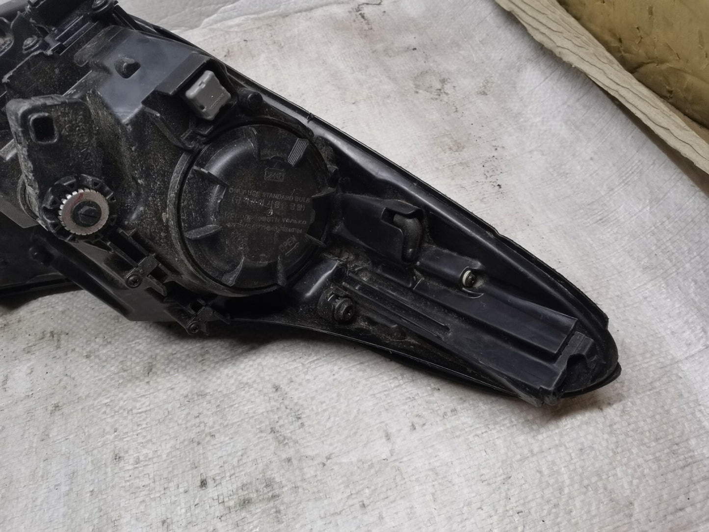 Kia Sportage 16-21 n/S passenger Halogen Headlight Lamp 92102-F1040 kisp3
