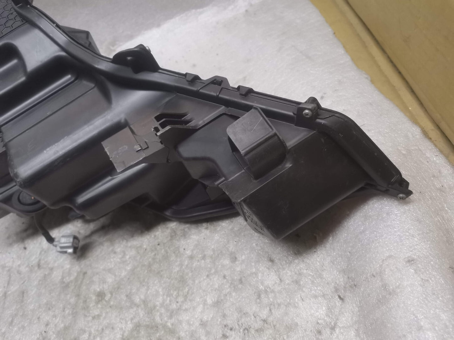 LEXUS UX SPORT HEADLIGHT LED HEADLIGHT 89908-76010 RIGHT SIDE 2018-2023 le14