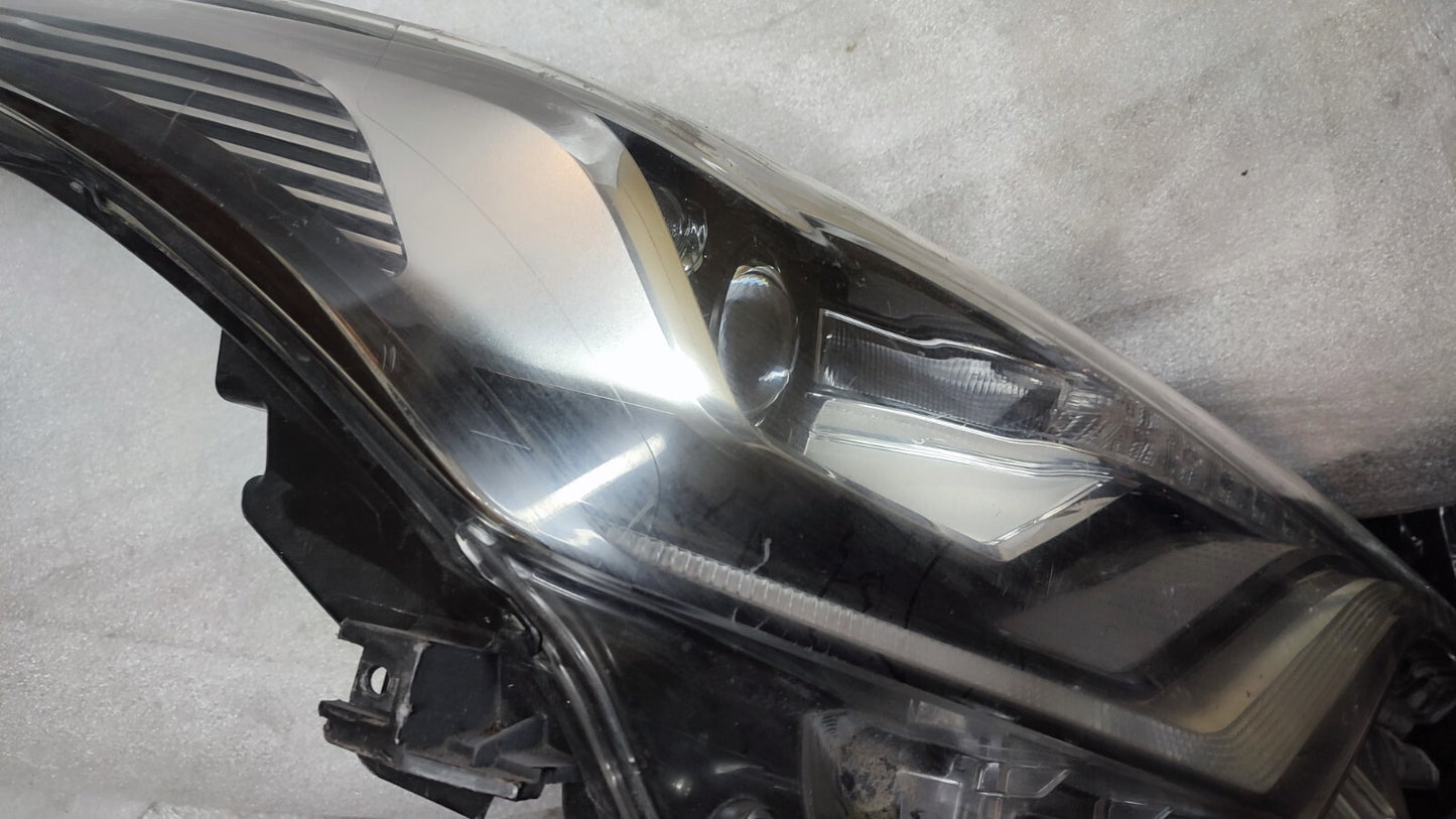 TOYOTA C-HR CHR DRIVER SIDE RIGHT LED HEADLIGHT 81110-F4051-00 TO44