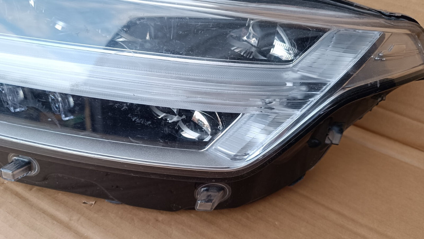 VOLVO XC90 2019 N/S PASSENGER HEADLIGHT 32228304 GENUINE vo87
