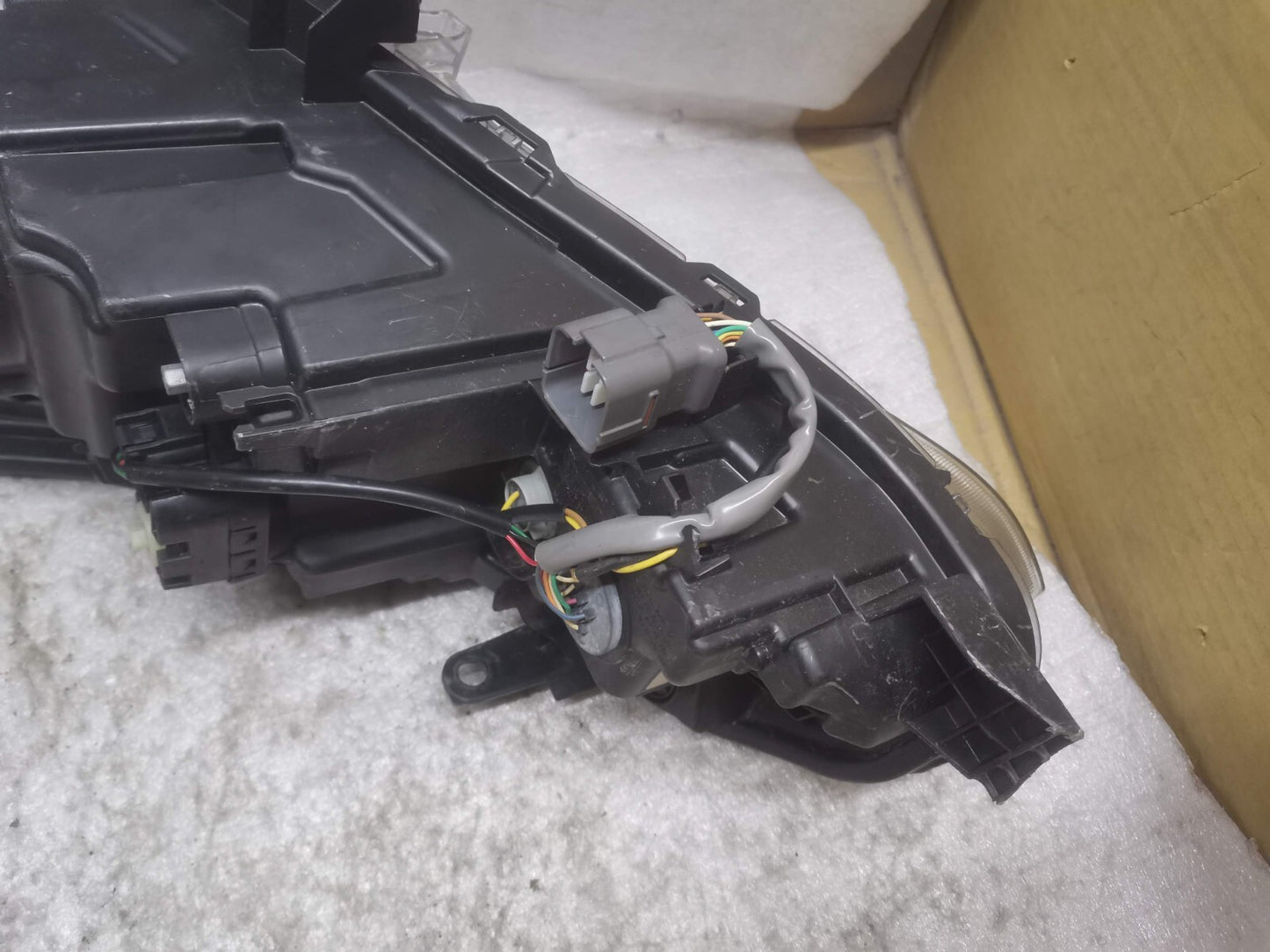 SUBARU LEGACY OUTBACK HEADLIGHT LED LEFT PASSENGER SIDE sub2